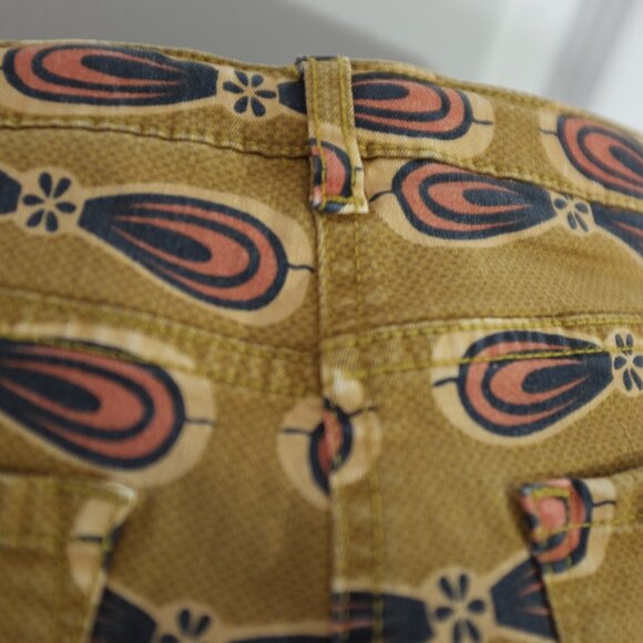 Scotch R'Belle mustard yellow pattern print rolled shorts - Picture 3 of 10